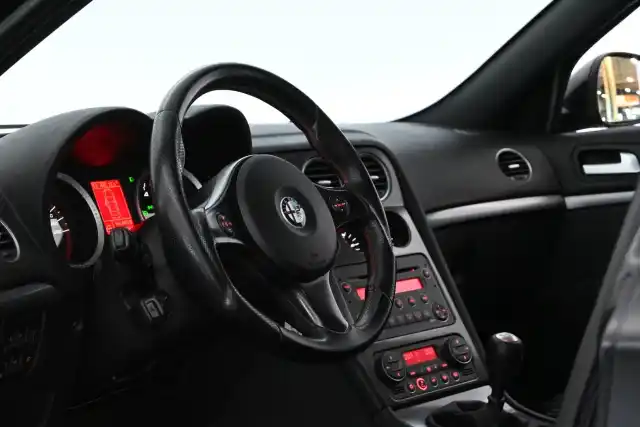 Musta Farmari, Alfa Romeo 159 – GJN-340