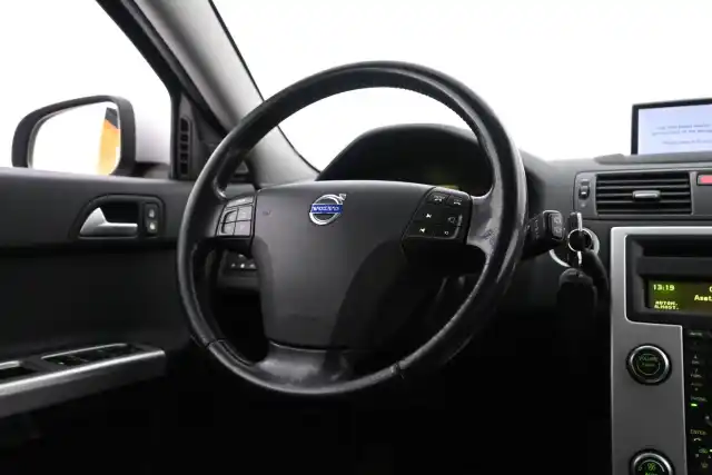 Harmaa Farmari, Volvo V50 – GJP-404