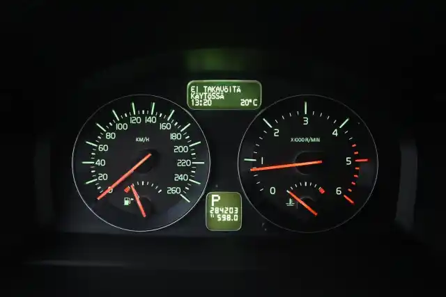 Harmaa Farmari, Volvo V50 – GJP-404