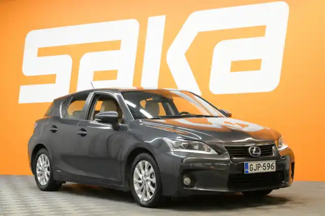 Harmaa Viistoperä, Lexus CT – GJP-596