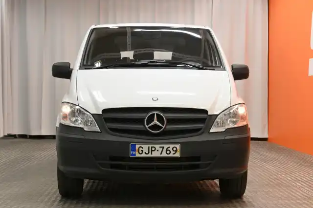 Valkoinen Pakettiauto, Mercedes-Benz Vito – GJP-769
