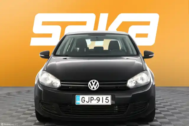 Musta Viistoperä, Volkswagen Golf – GJP-915