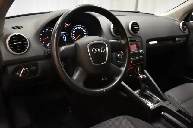 Harmaa Viistoperä, Audi A3 – GJS-166