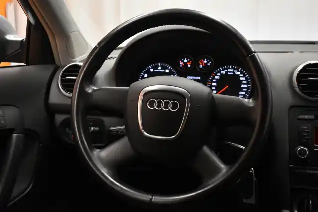 Harmaa Viistoperä, Audi A3 – GJS-166