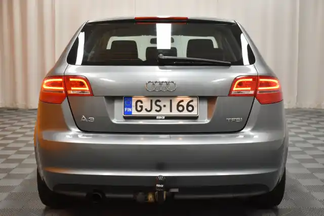 Harmaa Viistoperä, Audi A3 – GJS-166