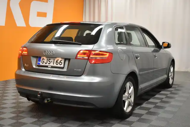 Harmaa Viistoperä, Audi A3 – GJS-166