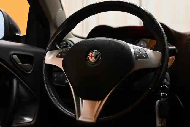 Musta Viistoperä, Alfa Romeo Mito – GJS-809