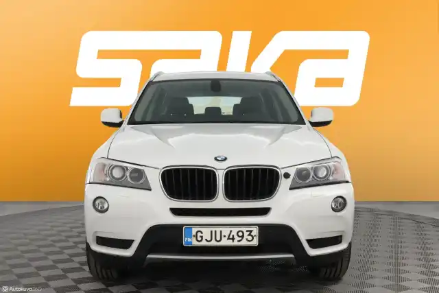 Valkoinen Maastoauto, BMW X3 – GJU-493