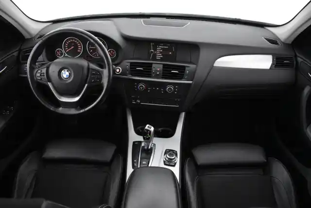 Valkoinen Maastoauto, BMW X3 – GJU-493