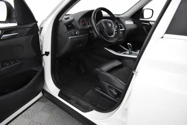 Valkoinen Maastoauto, BMW X3 – GJU-493