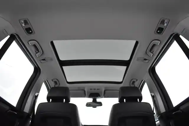 Valkoinen Maastoauto, BMW X3 – GJU-493