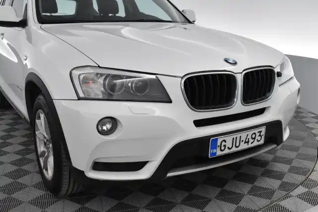 Valkoinen Maastoauto, BMW X3 – GJU-493