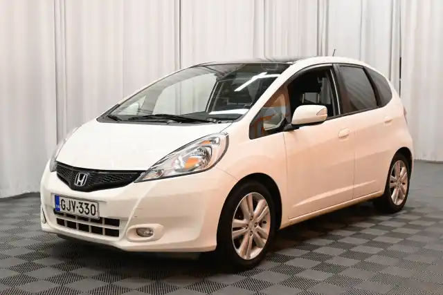 Valkoinen Viistoperä, Honda Jazz – GJV-330