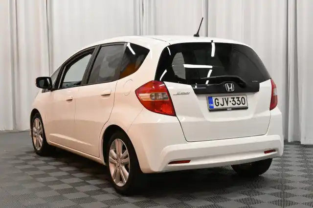 Valkoinen Viistoperä, Honda Jazz – GJV-330