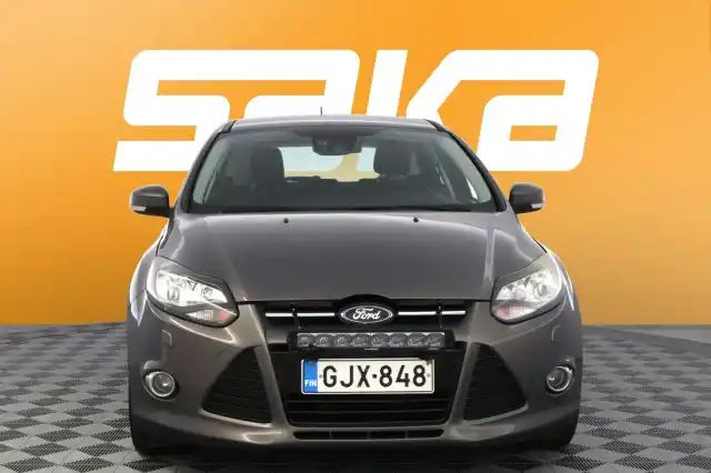 Ruskea Viistoperä, Ford Focus – GJX-848