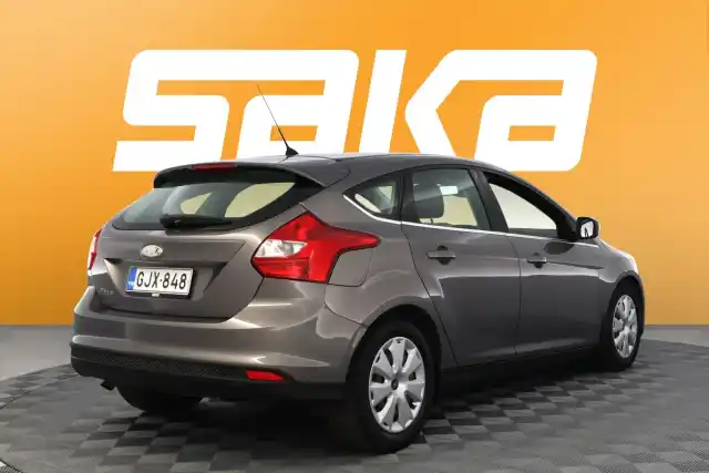 Ruskea Viistoperä, Ford Focus – GJX-848