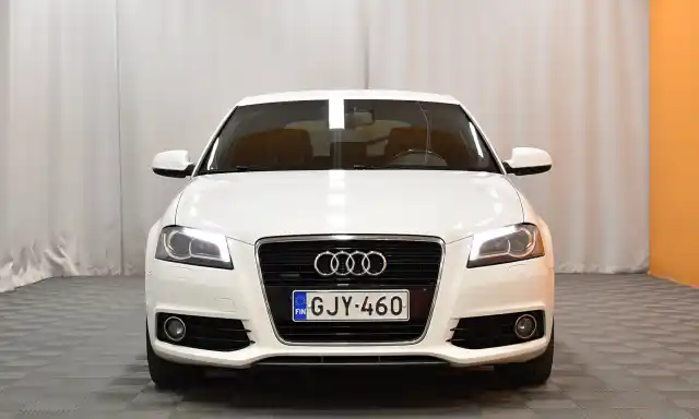 Valkoinen Viistoperä, Audi A3 – GJY-460