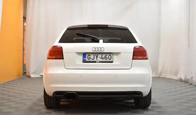 Valkoinen Viistoperä, Audi A3 – GJY-460