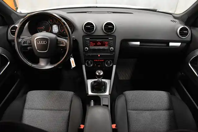 Valkoinen Viistoperä, Audi A3 – GJY-460