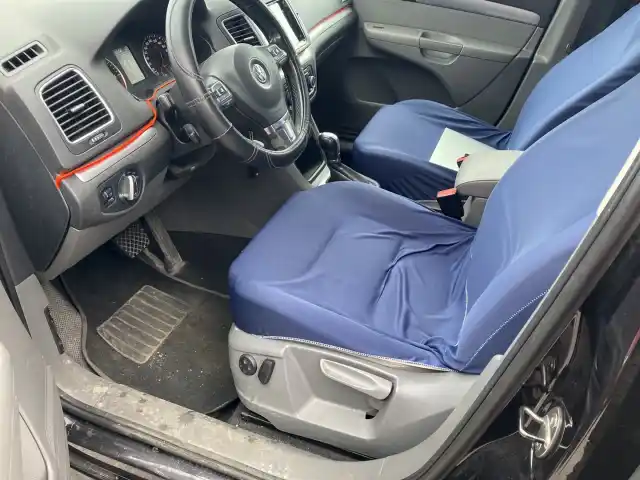Musta Tila-auto, Volkswagen Sharan – GJY-529