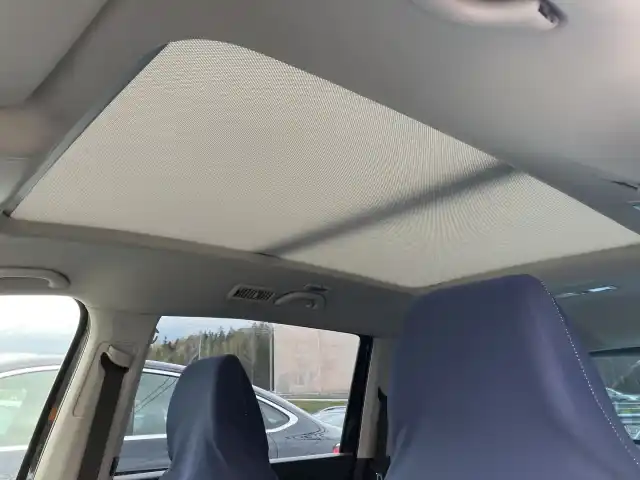 Musta Tila-auto, Volkswagen Sharan – GJY-529