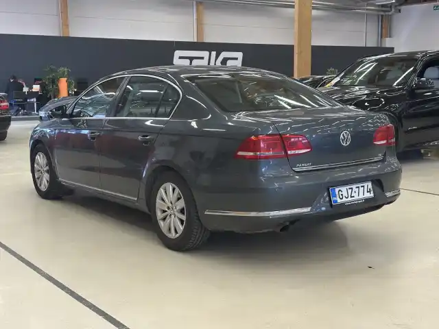Harmaa Sedan, Volkswagen Passat – GJZ-774