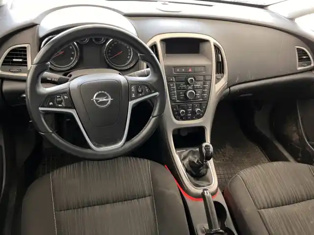 Hopea Farmari, Opel Astra – GKB-792