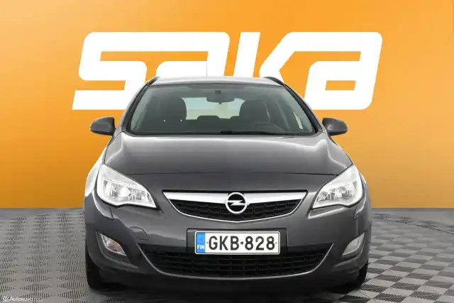 Harmaa Farmari, Opel Astra – GKB-828