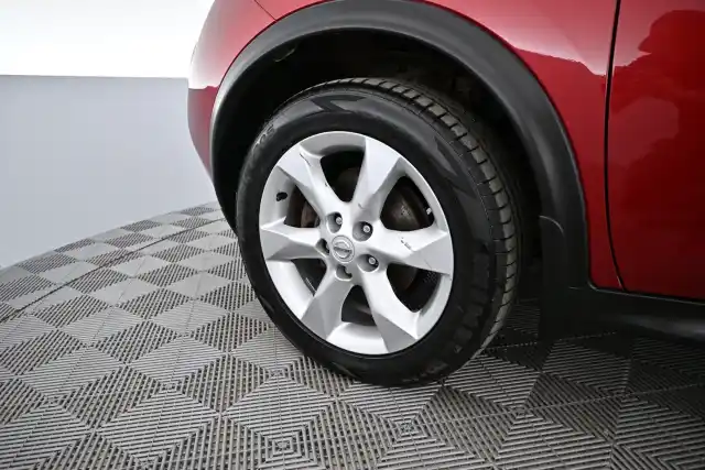 Punainen Viistoperä, Nissan Juke – GKE-189
