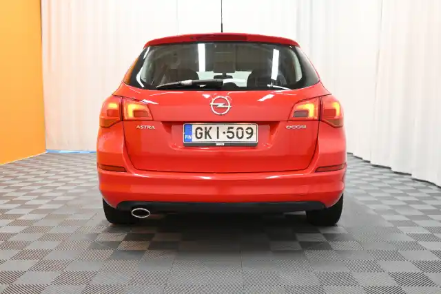 Punainen Farmari, Opel Astra – GKI-509