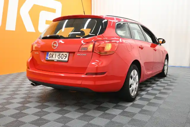 Punainen Farmari, Opel Astra – GKI-509