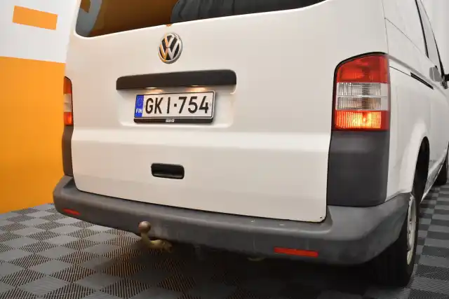 Valkoinen Pakettiauto, Volkswagen Transporter – GKI-754