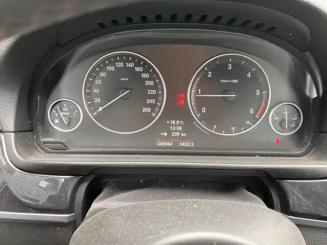 Beige Farmari, BMW 520 – GKI-941
