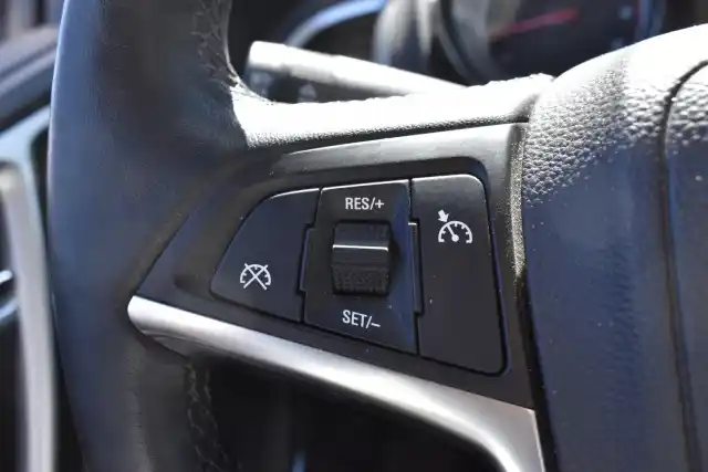 Valkoinen Farmari, Opel Astra – GKJ-949