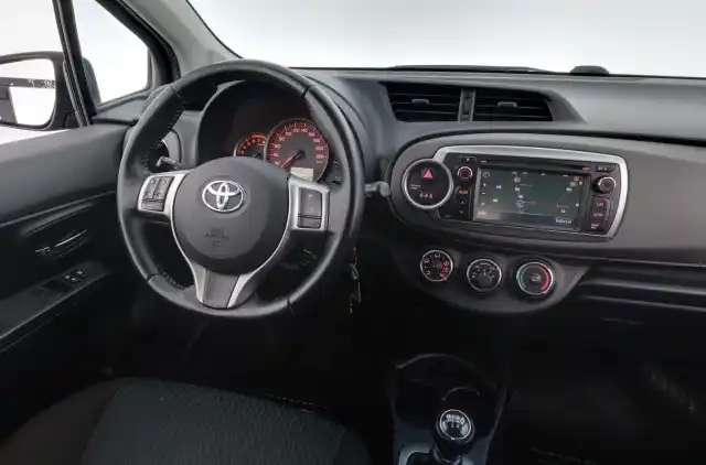 Musta Viistoperä, Toyota Yaris – GKL-156