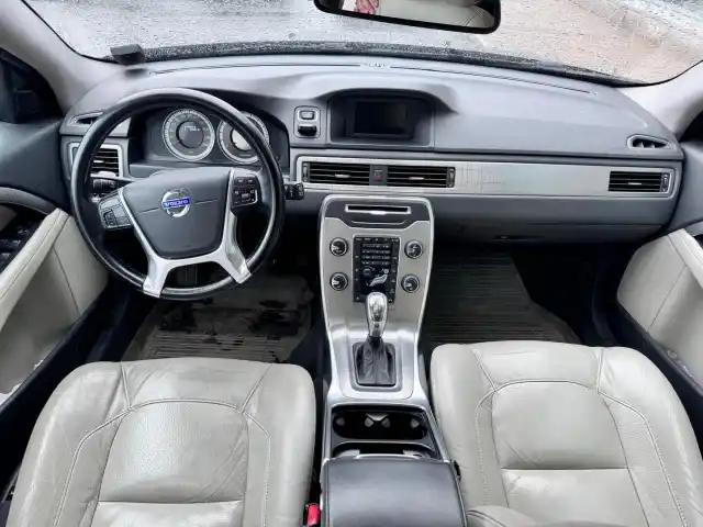 Ruskea (beige) Farmari, Volvo XC70 – GKM-642