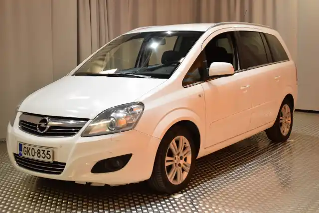 Valkoinen Tila-auto, Opel Zafira – GKO-835