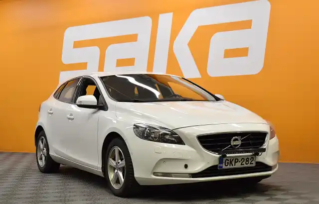 Valkoinen Viistoperä, Volvo V40 – GKP-282