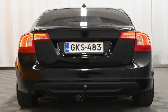 Musta Sedan, Volvo S60 – GKS-483