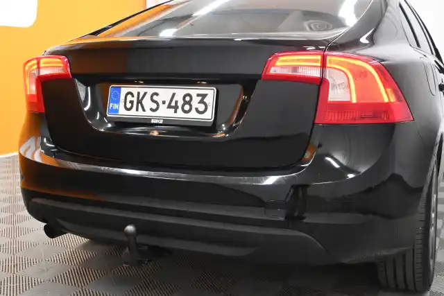 Musta Sedan, Volvo S60 – GKS-483