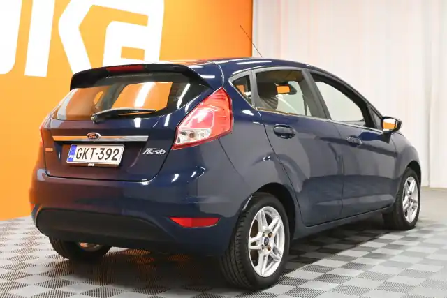 Sininen Viistoperä, Ford Fiesta – GKT-392