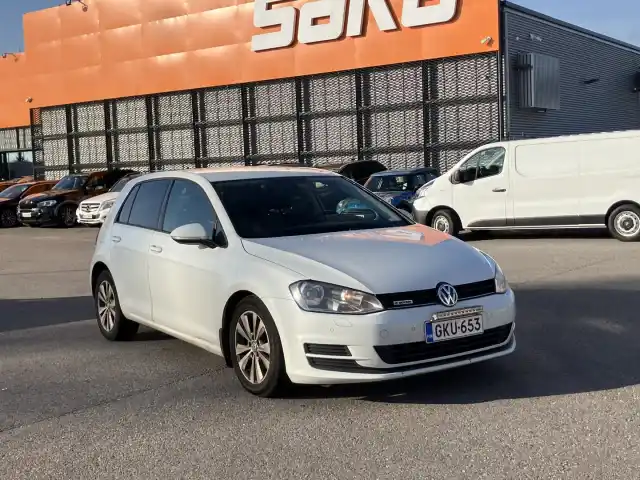 Valkoinen Viistoperä, Volkswagen Golf – GKU-653