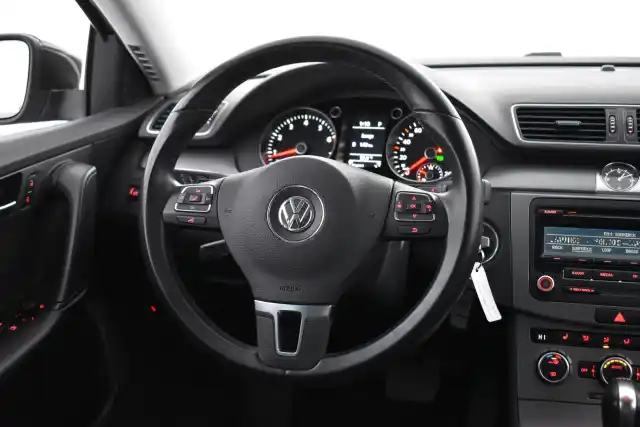 Ruskea Farmari, Volkswagen Passat – GKV-955