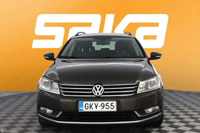 Ruskea Farmari, Volkswagen Passat – GKV-955