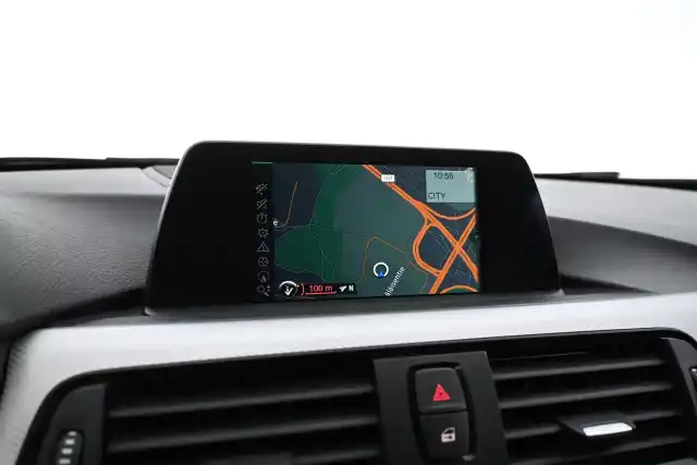 Valkoinen Farmari, BMW 320 – GKX-582