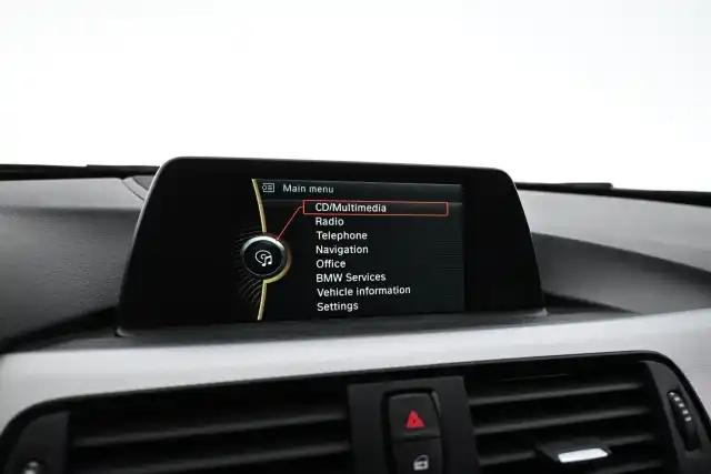 Valkoinen Farmari, BMW 320 – GKX-582