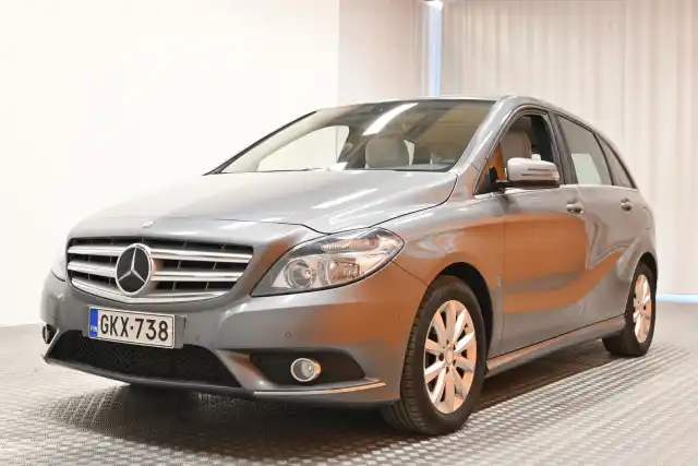 Harmaa Tila-auto, Mercedes-Benz B – GKX-738