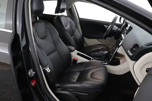 Musta Viistoperä, Volvo V40 – GKX-766