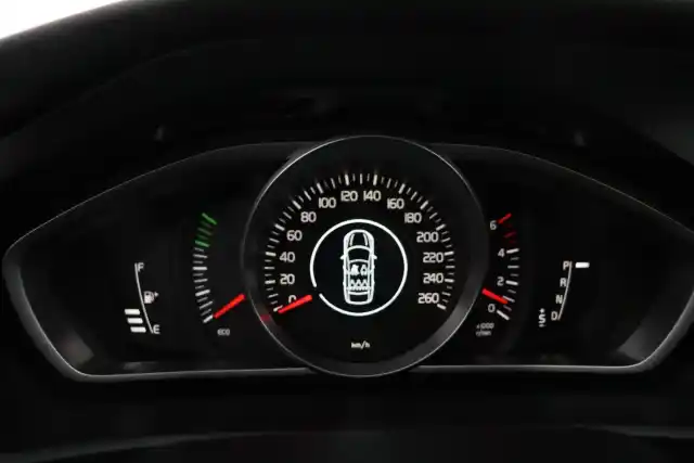 Musta Viistoperä, Volvo V40 – GKX-766