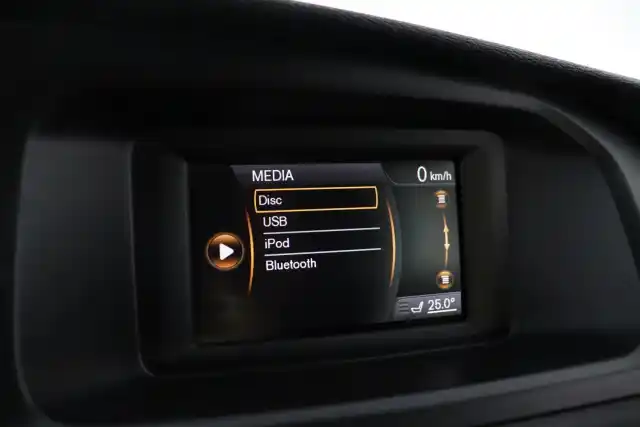Musta Viistoperä, Volvo V40 – GKX-766